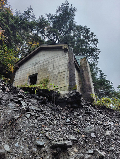 滝谷避難小屋について